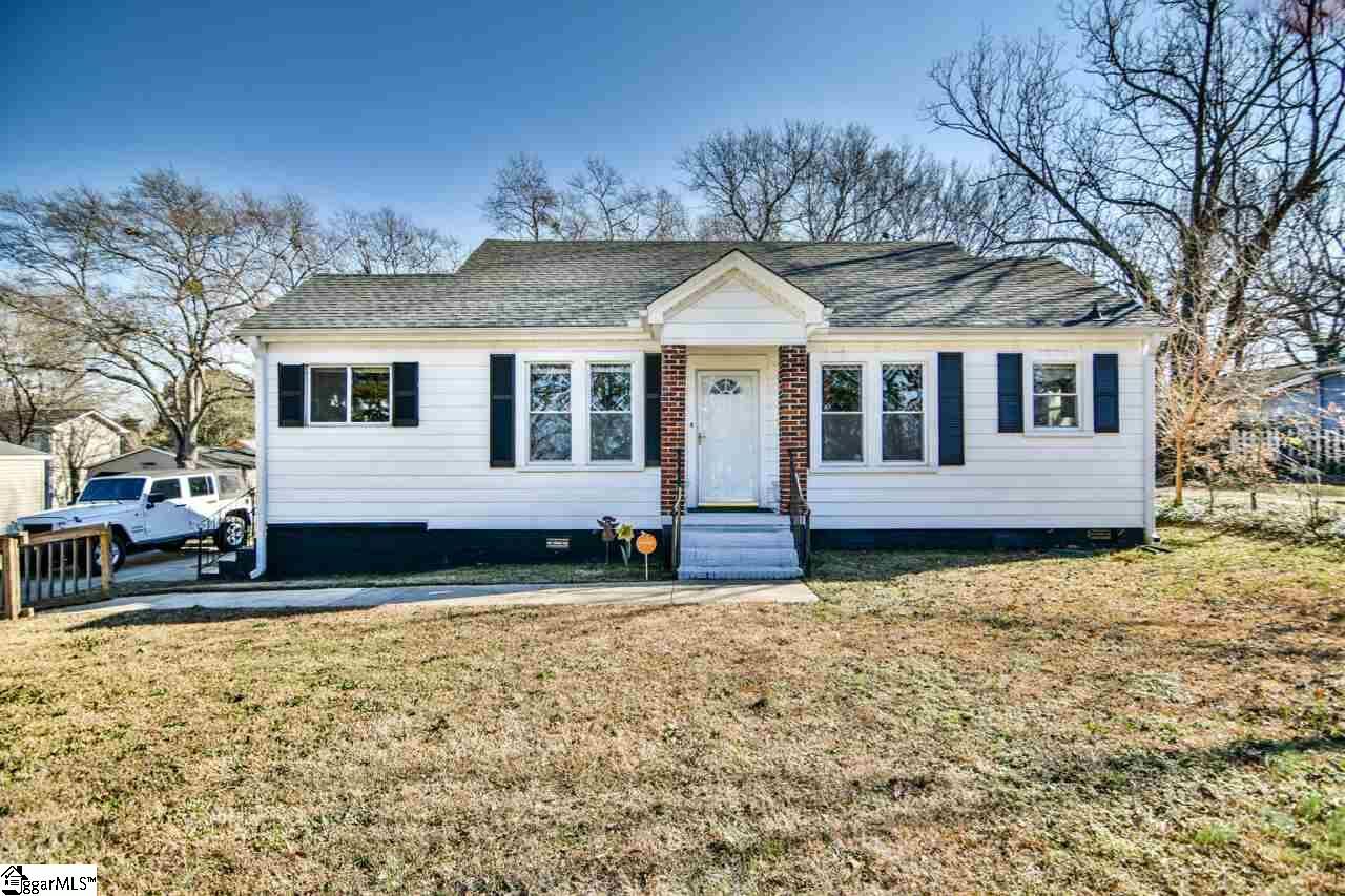 Property Photo: 117 Landwood Avenue SC 29607