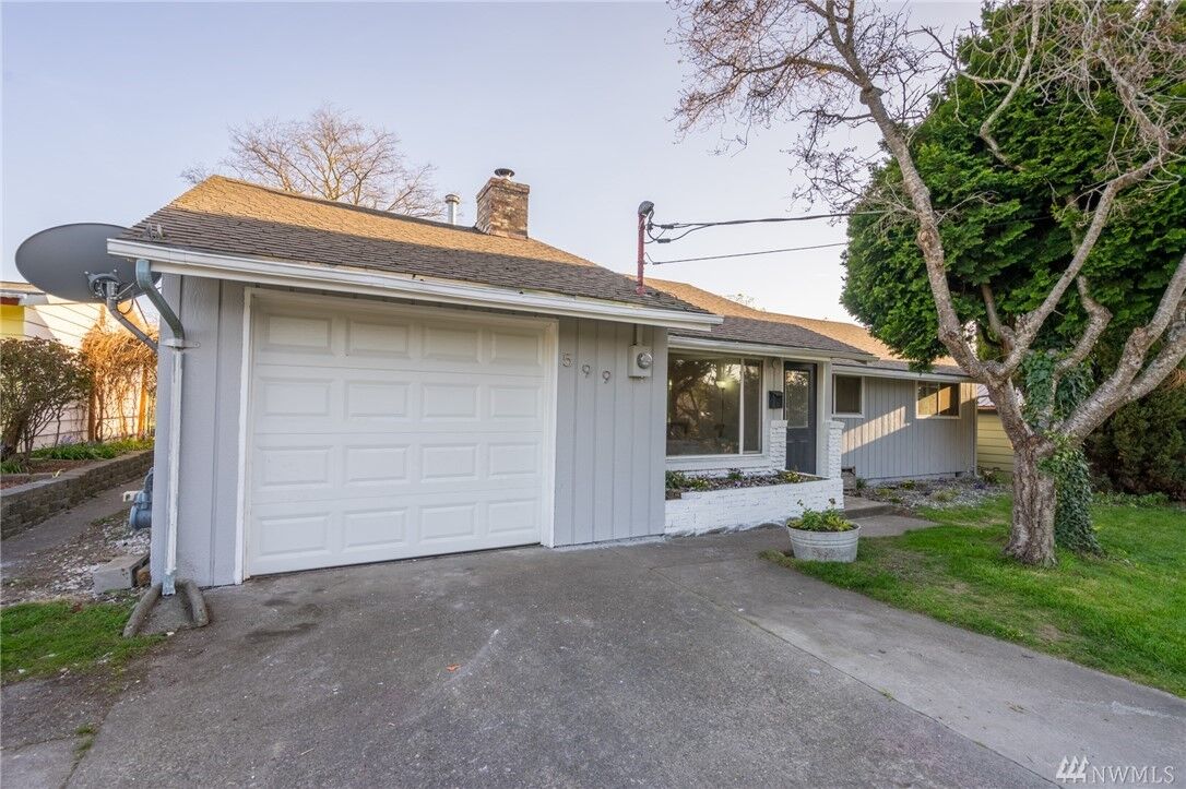 Property Photo:  599 SE 4th Avenue  WA 98277 