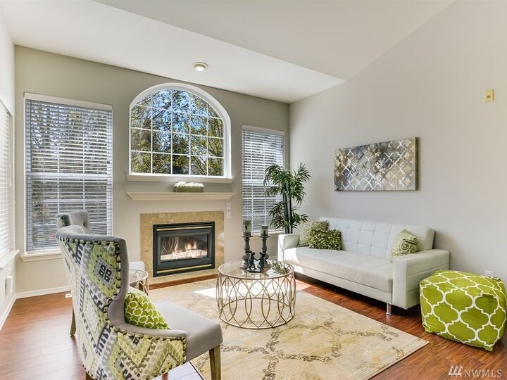 Property Photo: 18677 NE 56th Ct 18677 WA 98052