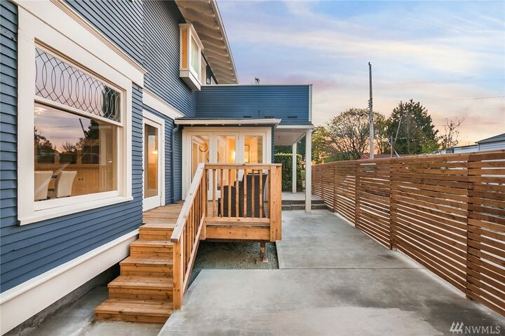 Property Photo: 5202 S Holly St WA 98118