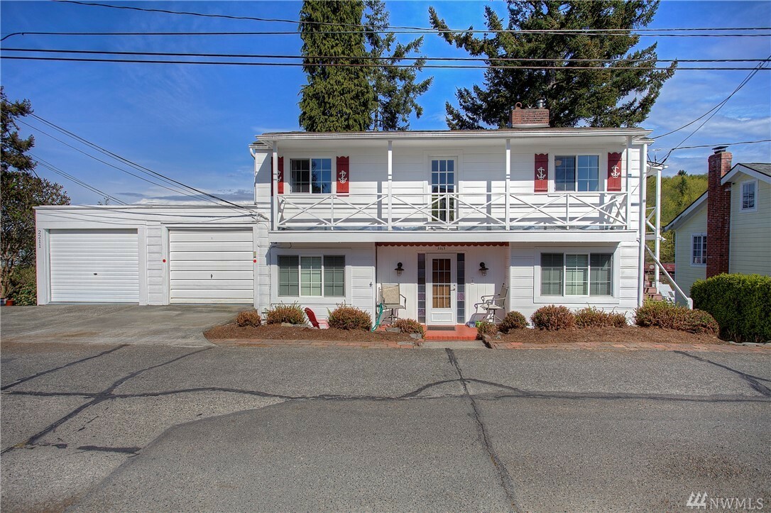 Property Photo:  2215 E Day Island Blvd W  WA 98466 