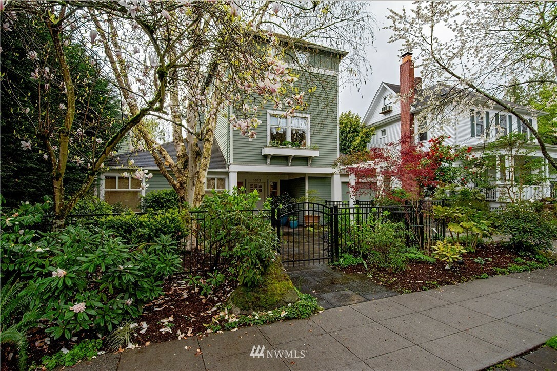 3863 E Olive Street  Seattle WA 98122 photo