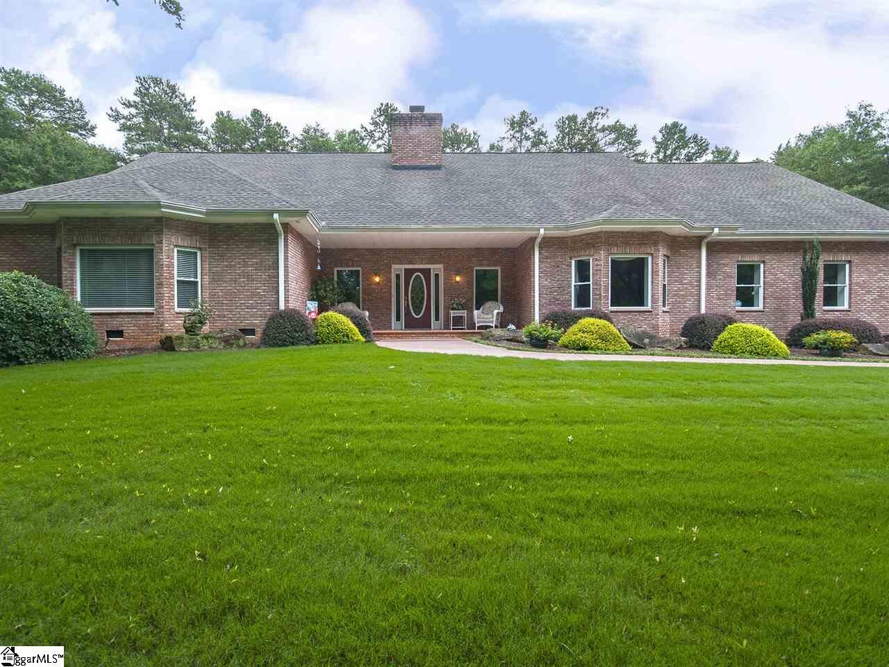 Property Photo: 6 Moore Lane SC 29615-5911