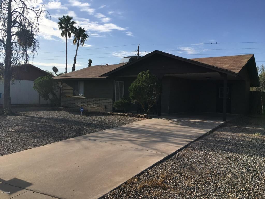 Property Photo: 4707 E Saint Charles Avenue AZ 85042