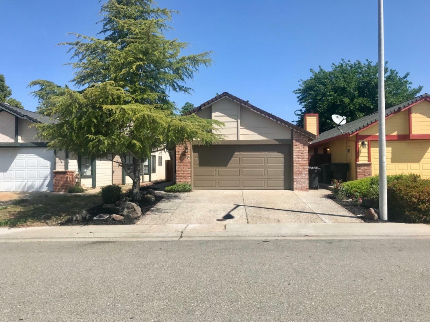 Property Photo:  1332 Puebla Way  CA 95747 