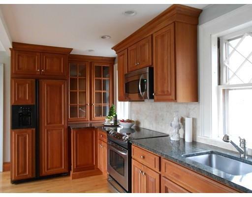 Property Photo: 10 Knight Circle MA 01944