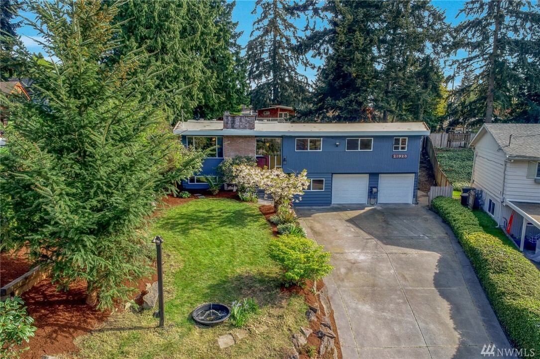 Property Photo:  21923 93rd Pl W  WA 98020 