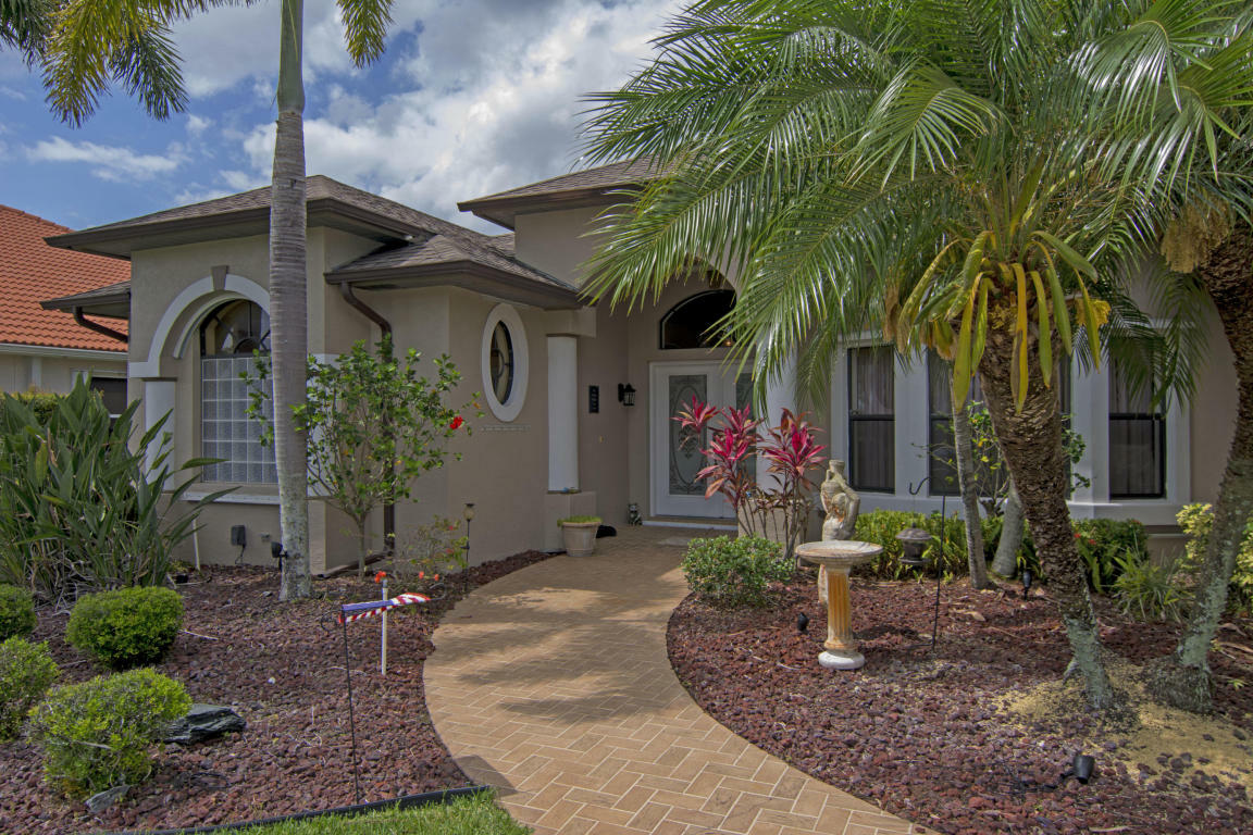 Property Photo:  5807 NW Fall Flower Ct Court  FL 34953 