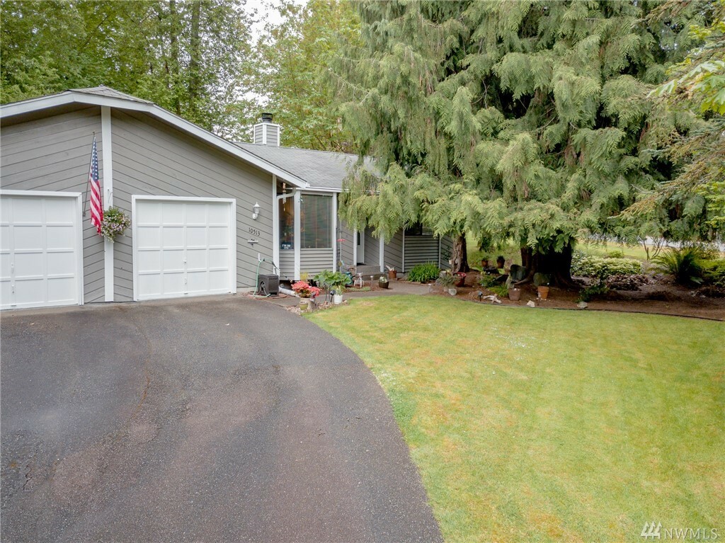 Property Photo:  10511 24th St Ct E  WA 98372 