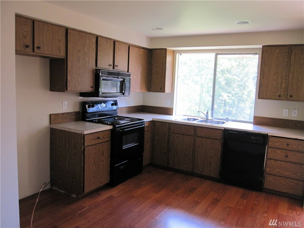 Property Photo:  3205 NE Fisher Ct  WA 98310 