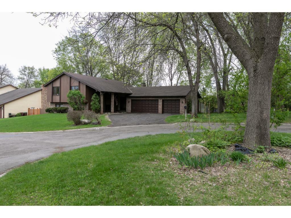 Property Photo:  2105 Raymar Court  MN 55337 