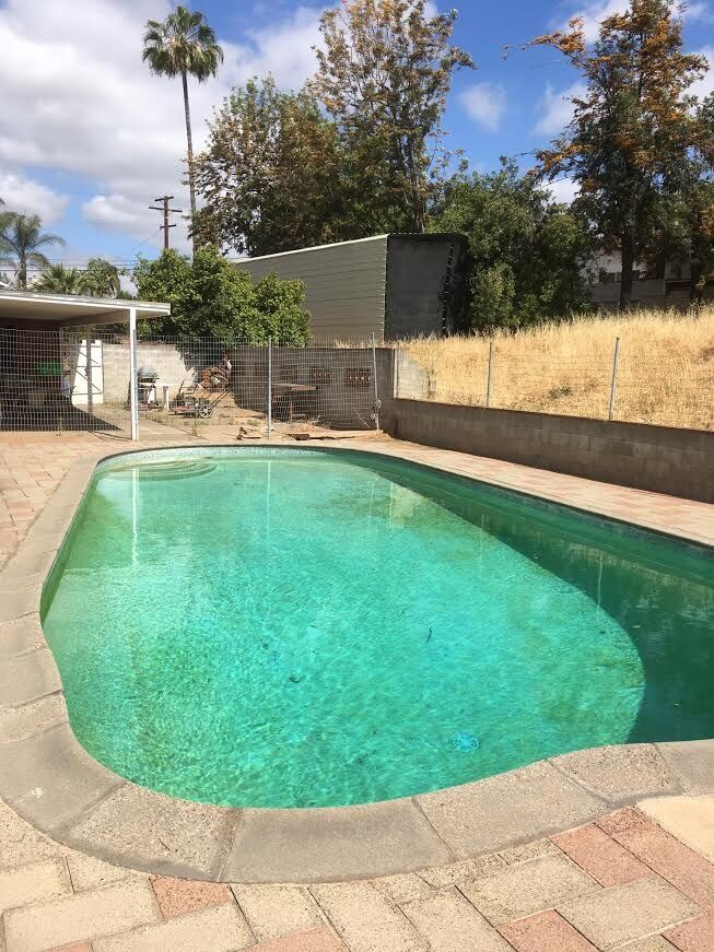 Property Photo:  1592 Via Paloma  CA 92026 