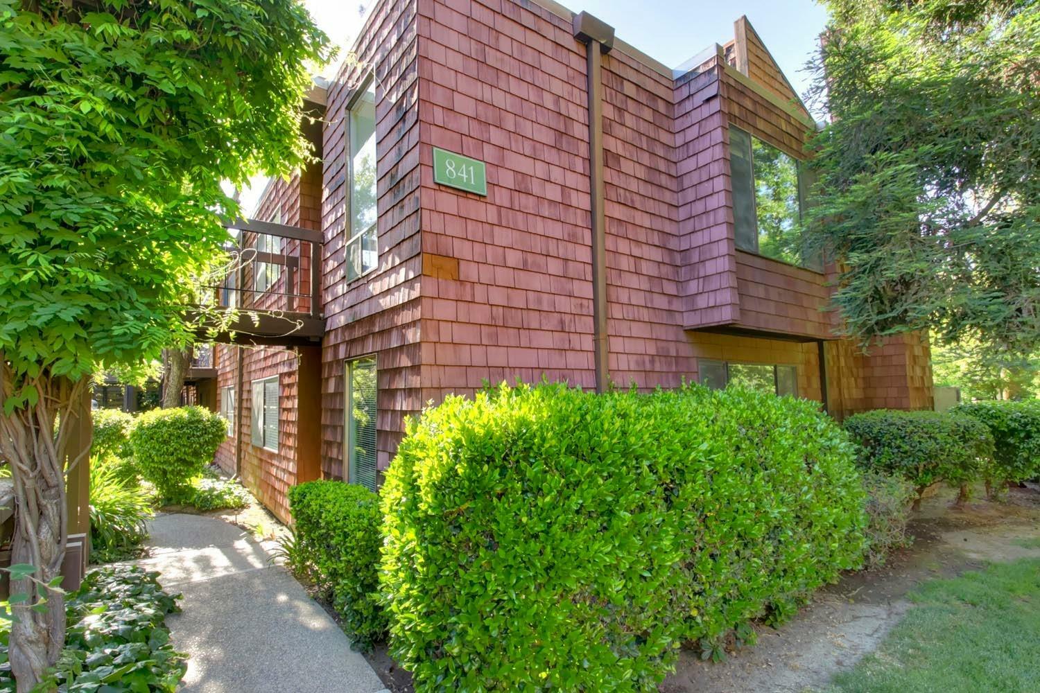 Property Photo:  841 East Woodside Lane 7  CA 95825 