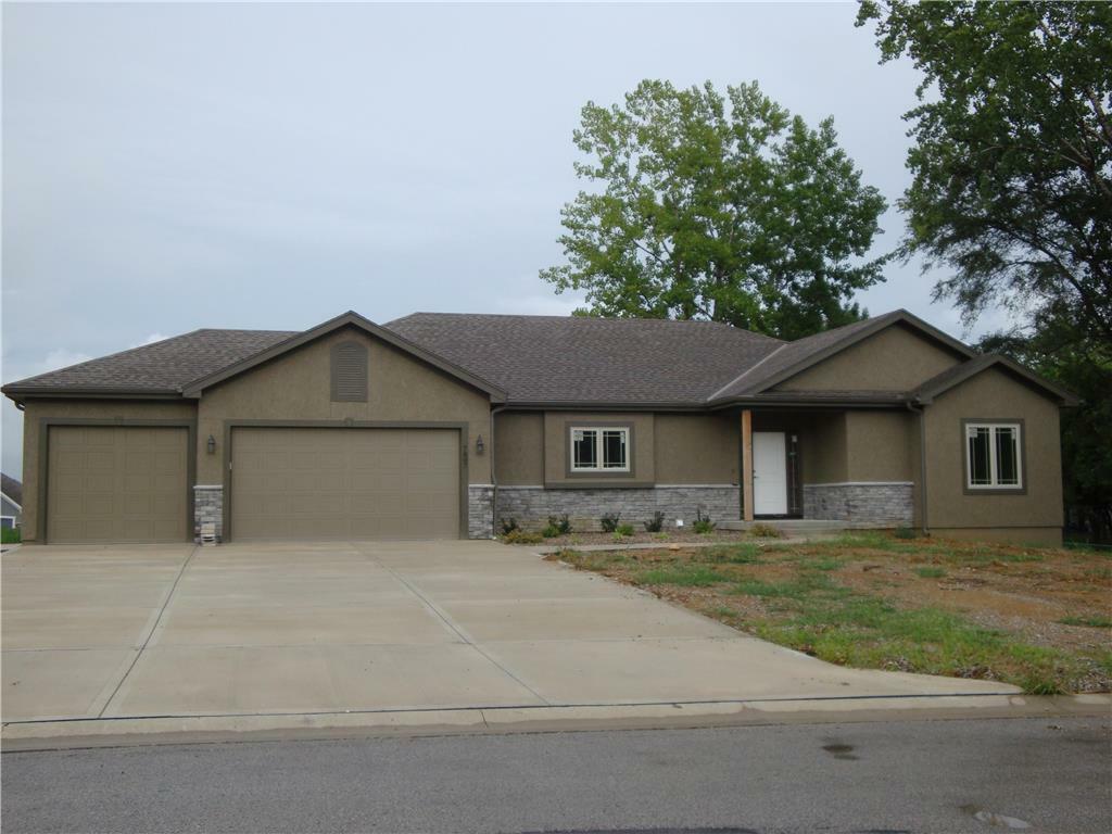 Property Photo: 7807 NW Roberts Road MO 64152