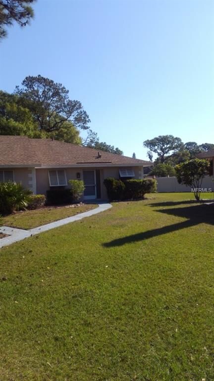 Property Photo:  705 N Jefferson Avenue 705  FL 34237 