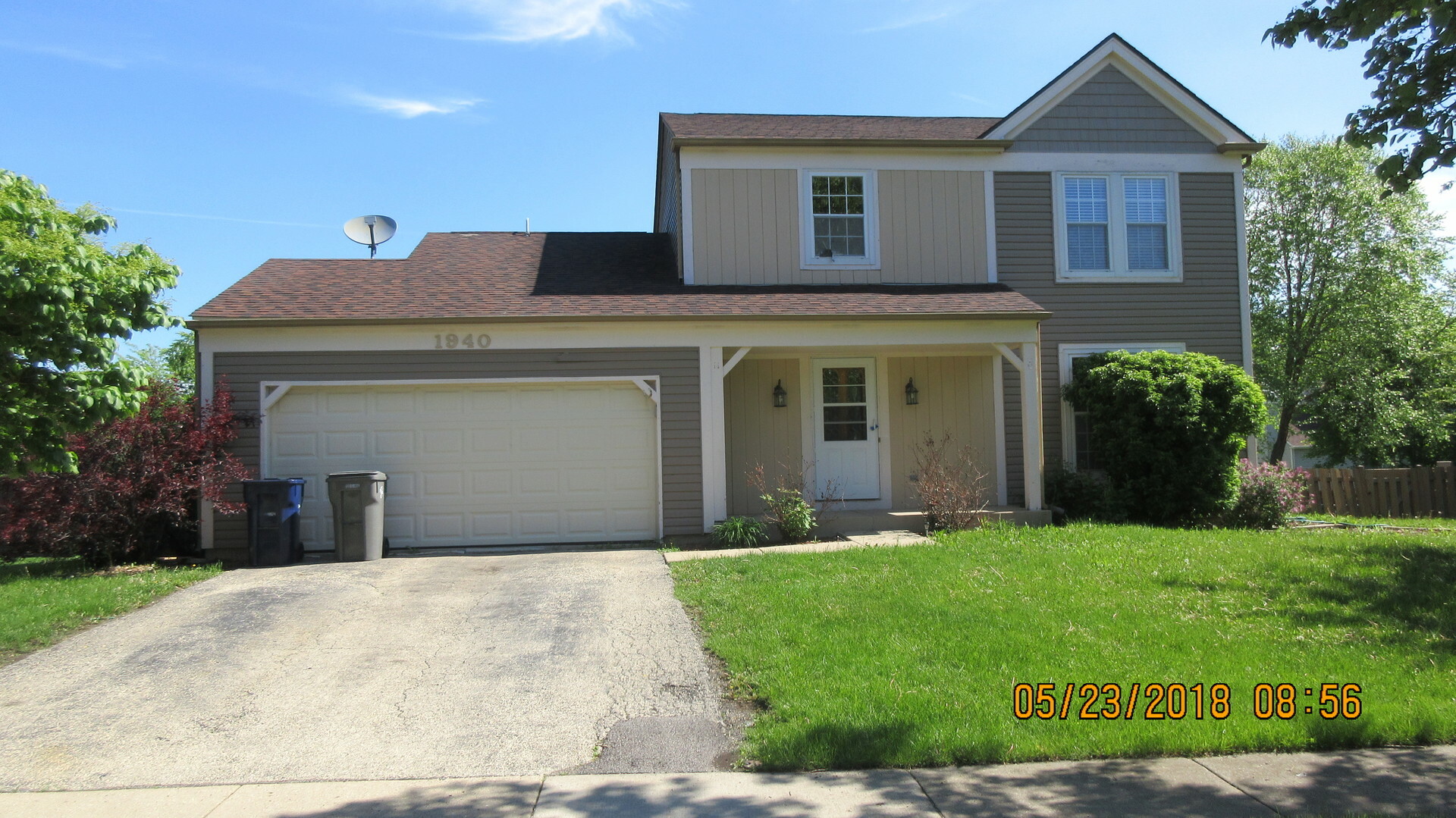 Property Photo:  1940 Castle Pines Circle 1940  IL 60123 