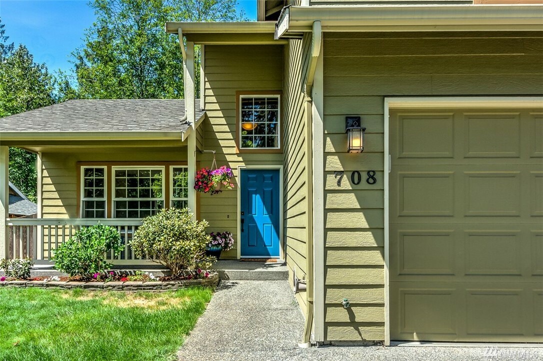 Property Photo: 708 123rd Ave NE WA 98258