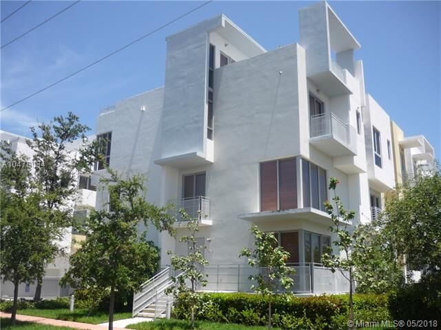 Property Photo:  193 N Shore Dr 193-6  FL 33141 