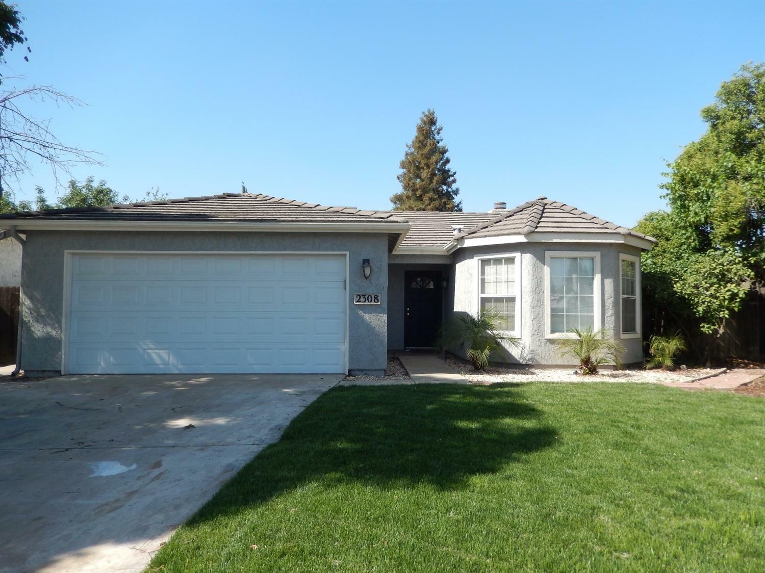 Property Photo:  2308 W Harold Court  CA 93291 