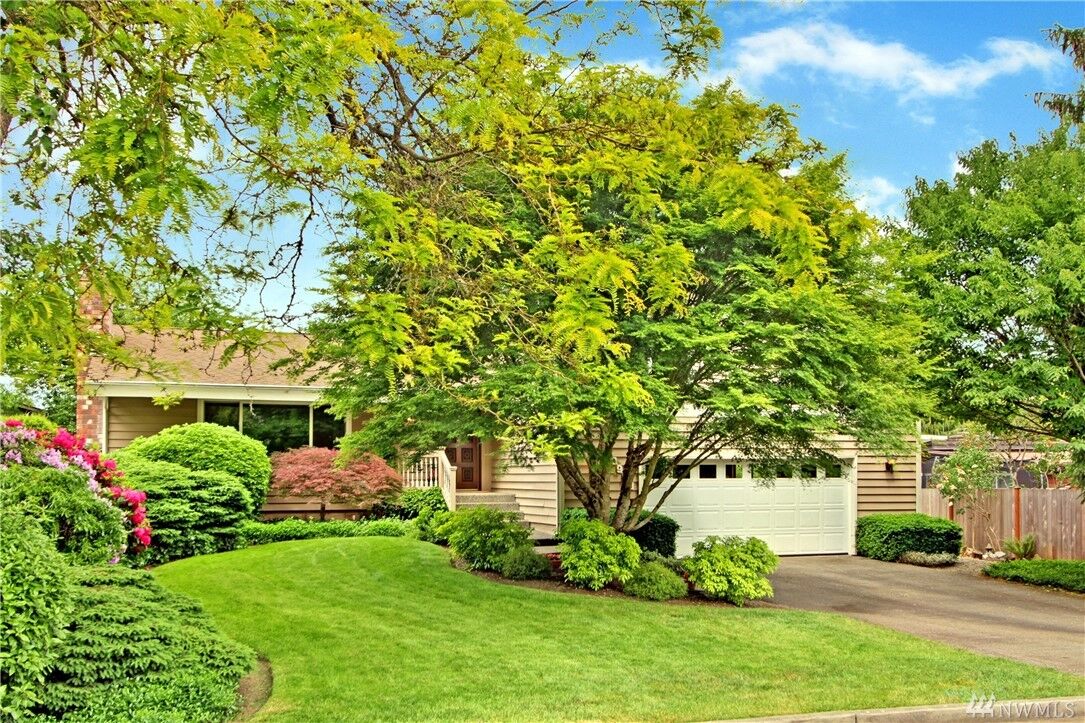 Property Photo: 3908 NE 103rd St WA 98125