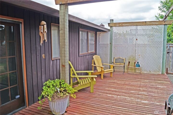 Property Photo: 1627 Monroe St WA 98584