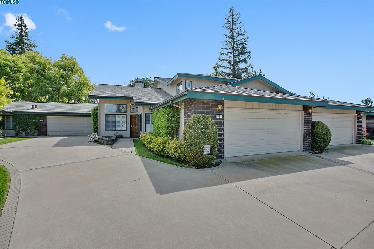 Property Photo:  708 N Silvervale Drive  CA 93291 