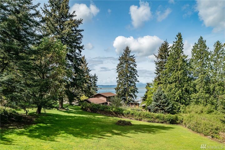 Property Photo:  35 Gull Place  WA 98261 