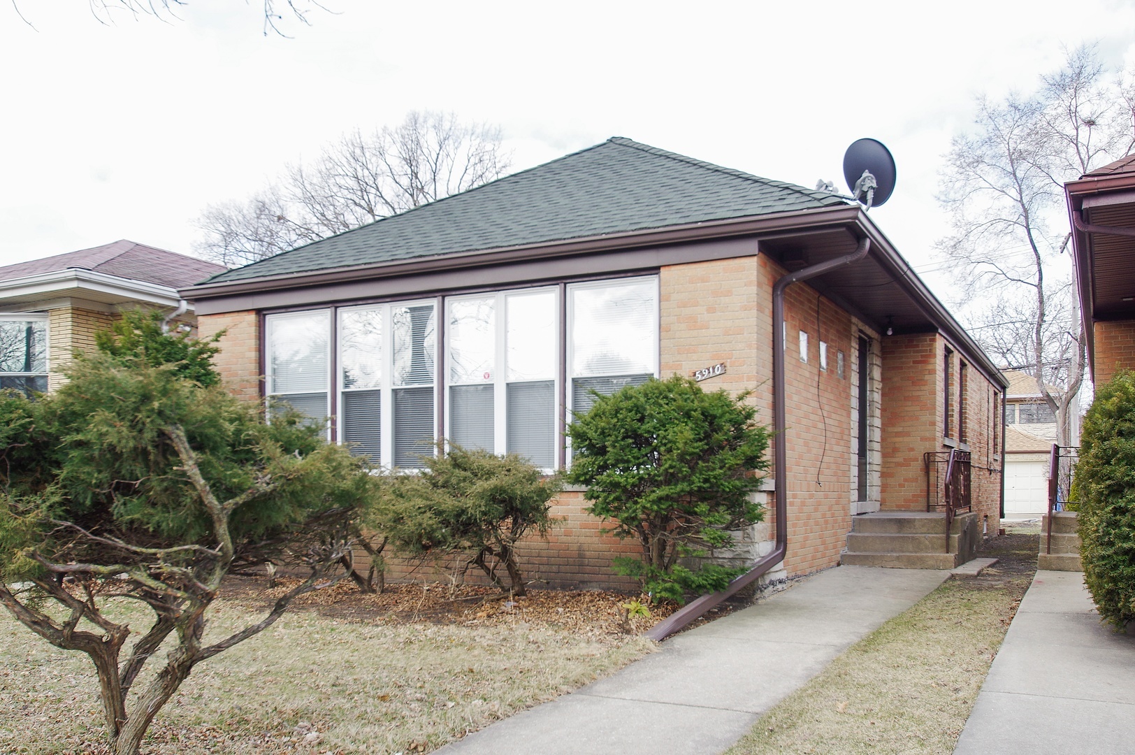 Property Photo:  5910 Kimball Avenue  IL 60659 