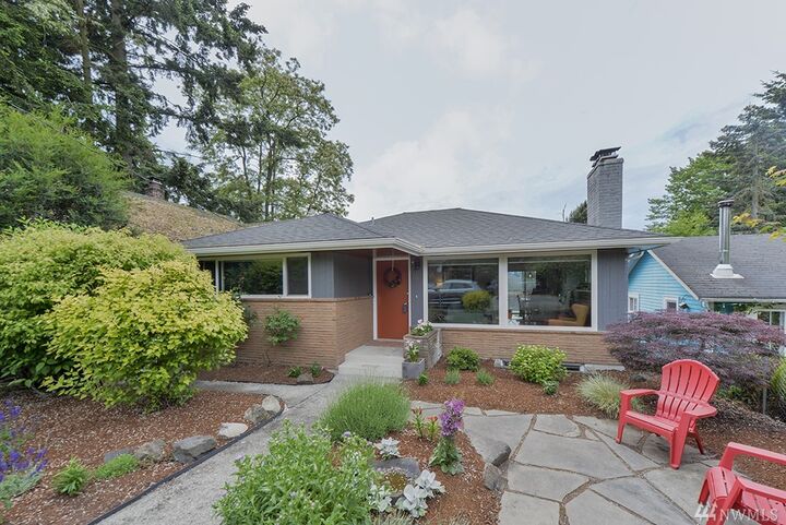 10711 Ashworth Ave N  Seattle WA 98133 photo