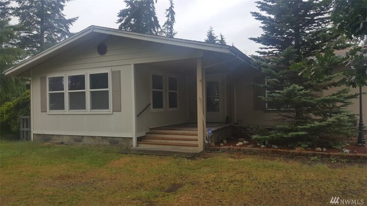 Property Photo:  101 Alpine Ct  WA 98576 