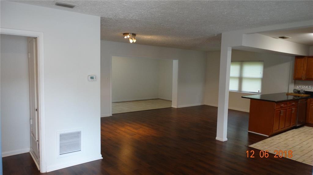 Property Photo: 1902 Sarazen Drive FL 32808