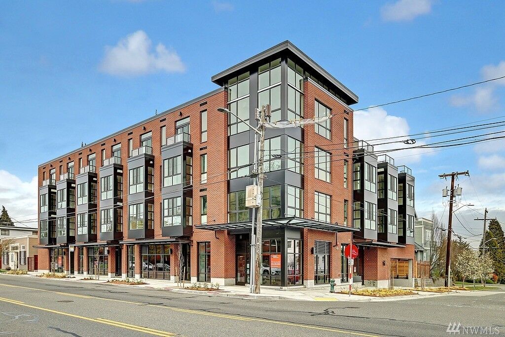 Property Photo:  308 N 68th St 404  WA 98103 