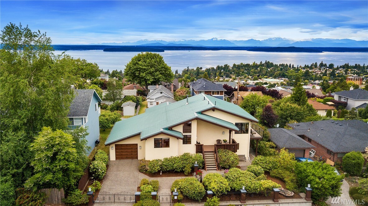 Property Photo:  6757 37th Ave SW  WA 98126 