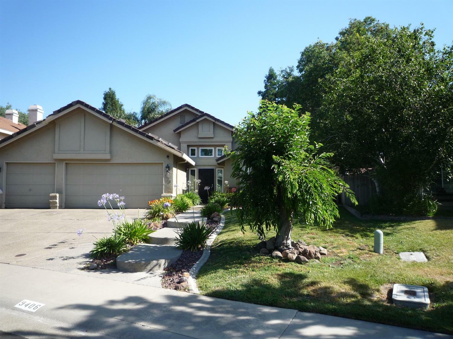 Property Photo: 9406 Dunkerrin Way CA 95758