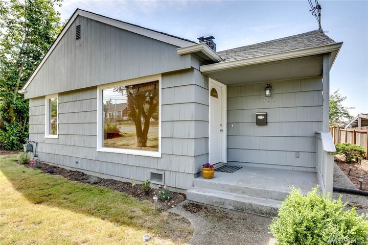 Property Photo: 12025 76th Ave S WA 98178