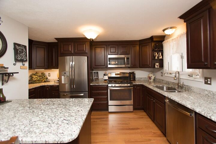 Property Photo: 31 Windermere Way 31 NH 03063