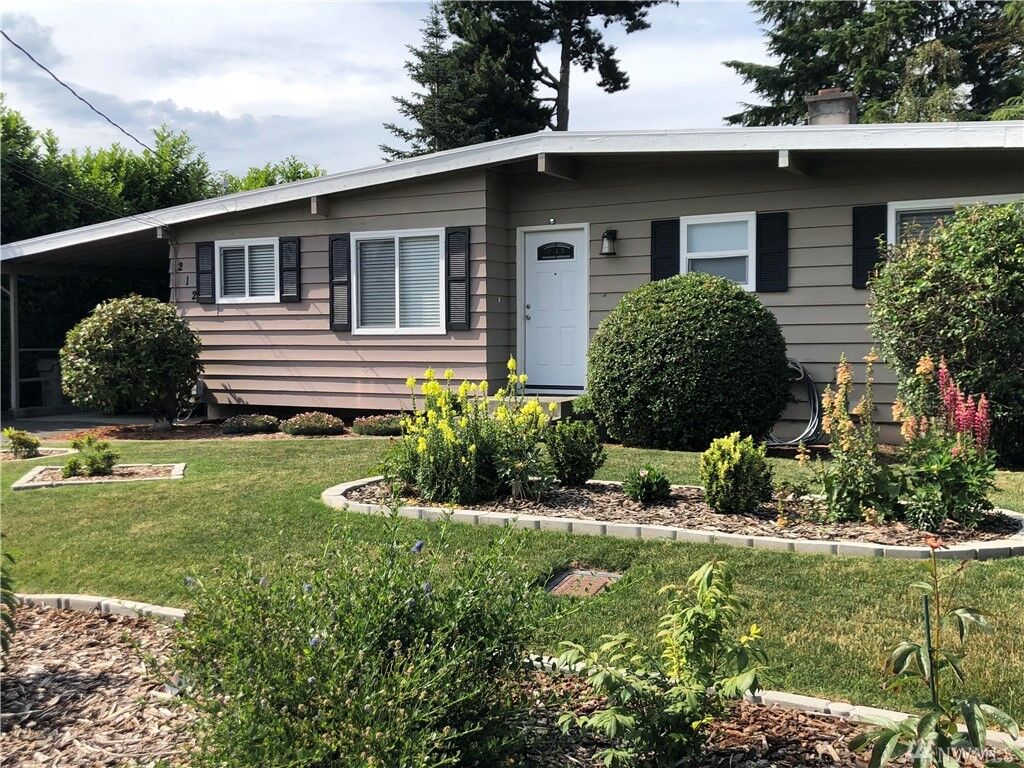 Property Photo: 212 SW 184th Street WA 98166