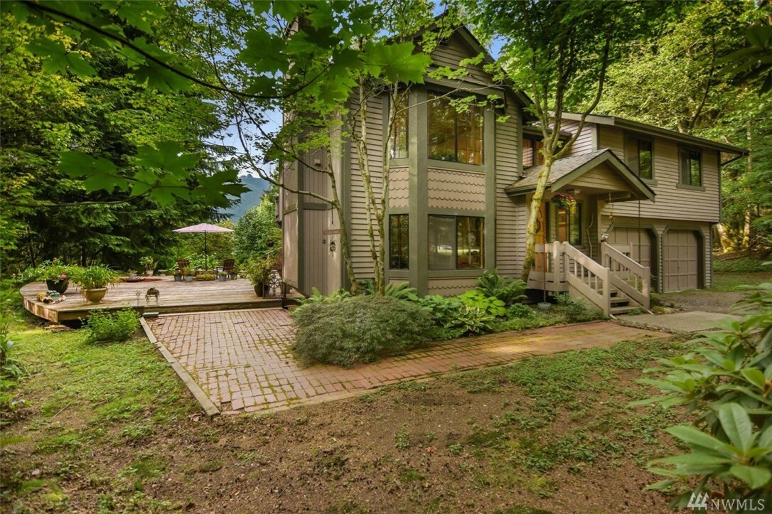 Property Photo:  44420 SE 159th St  WA 98045 