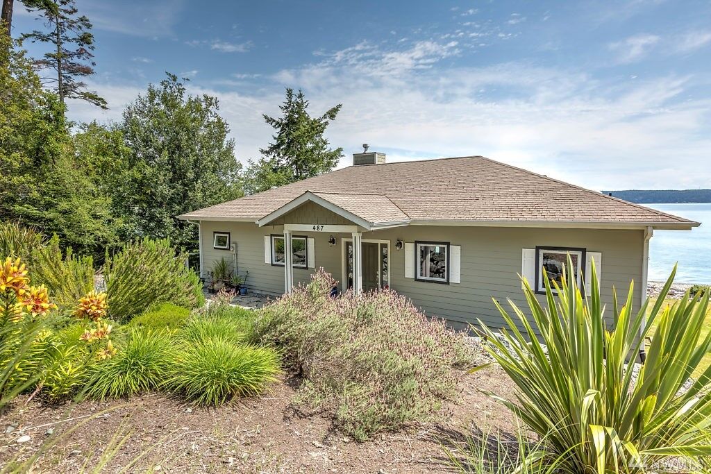 Property Photo: 487 Belvedere Place WA 98239