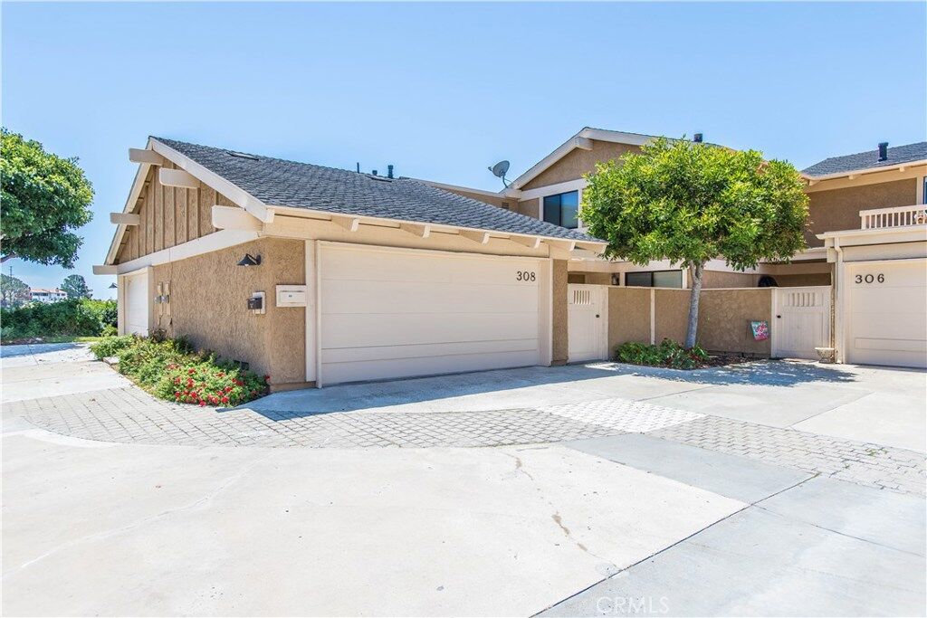 Property Photo:  308 Avenida Adobe  CA 92672 