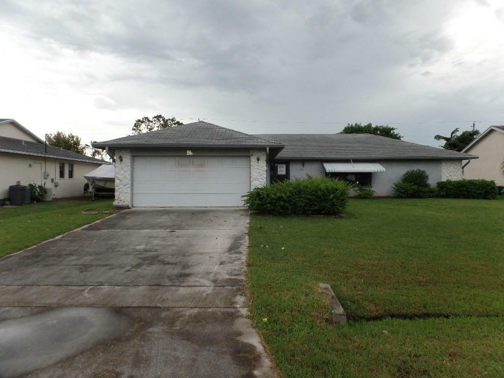 Property Photo:  422 SE Galleon Lane  FL 34983 