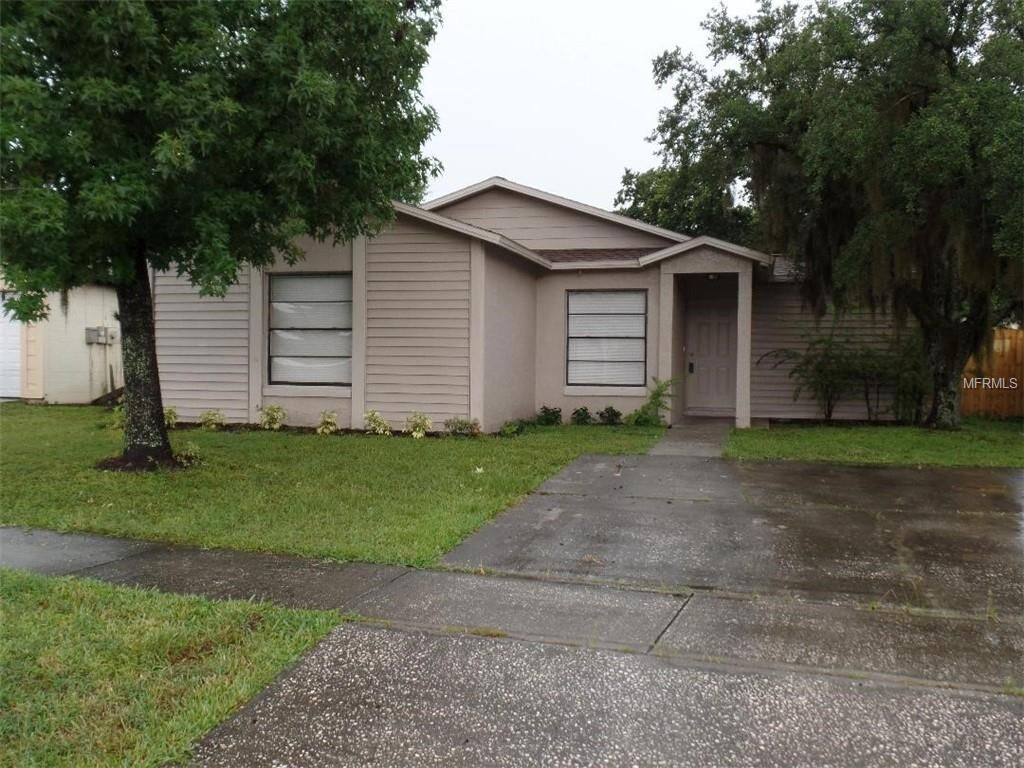 Property Photo: 1423 Vinetree Drive FL 33510