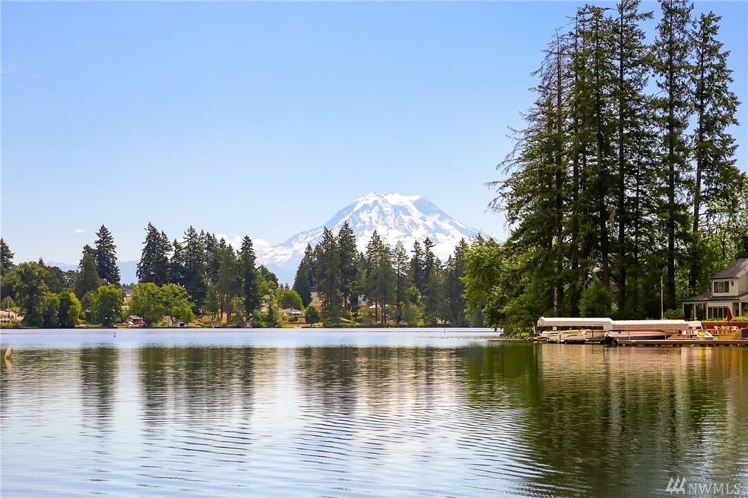 Property Photo:  16025 16th Ave S  WA 98387 