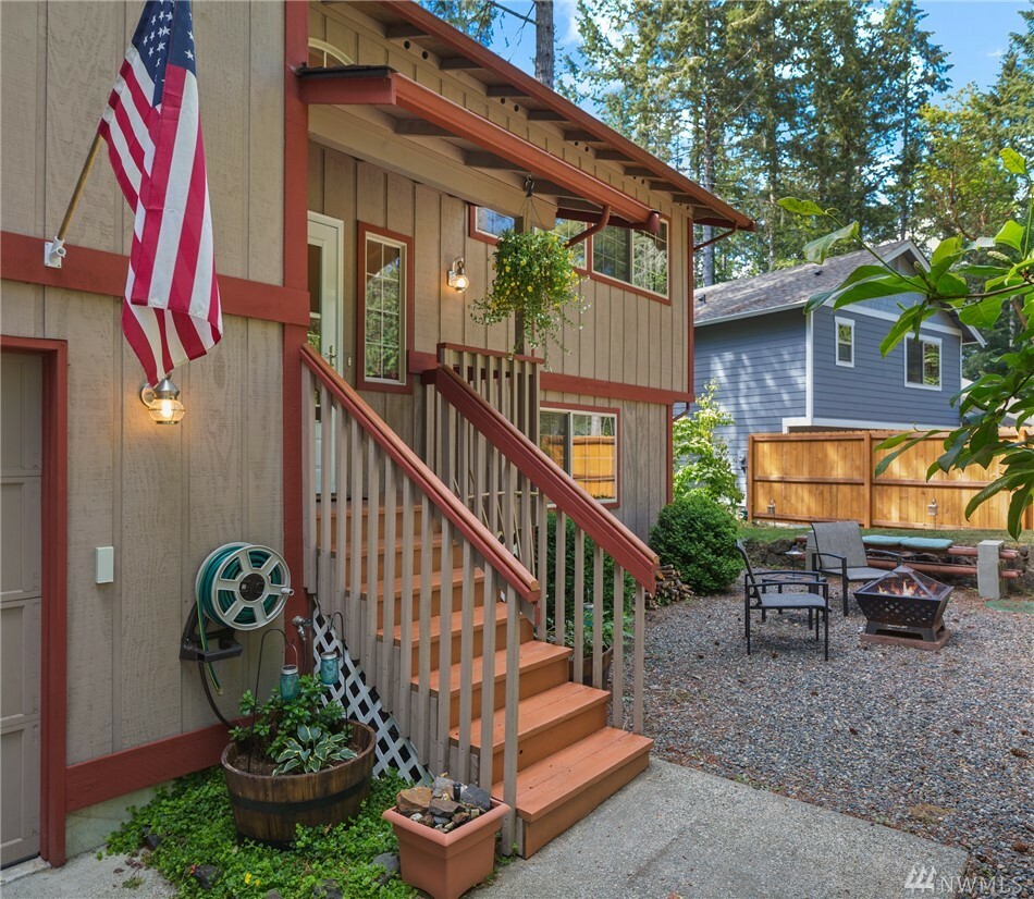 Property Photo:  10510 Minterwood Dr NW  WA 98329 