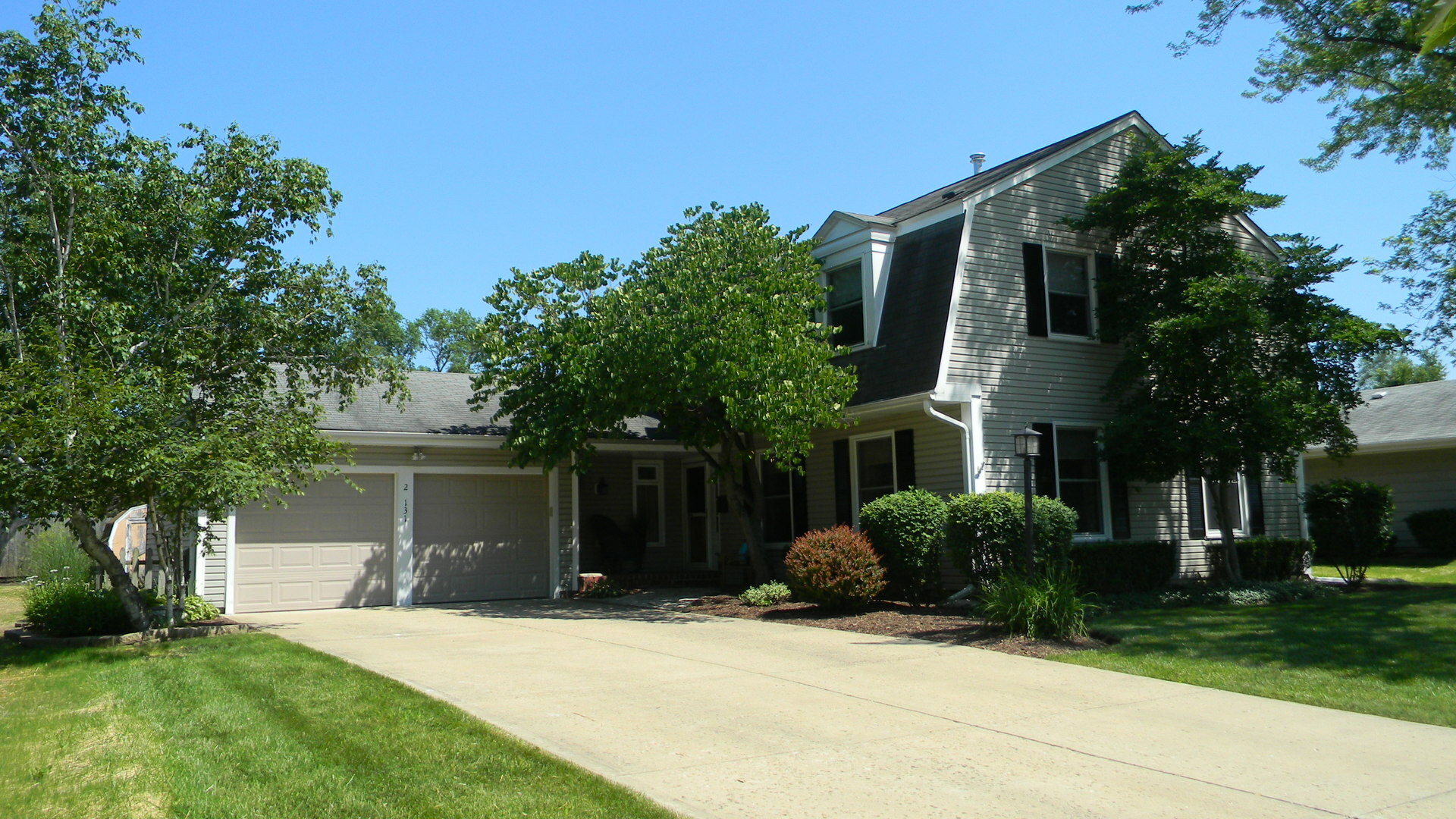 Property Photo:  2S131 Stratford Road  IL 60137 