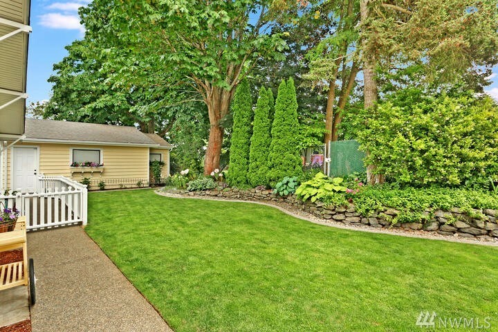 Property Photo:  15821 12th Place SW  WA 98166 