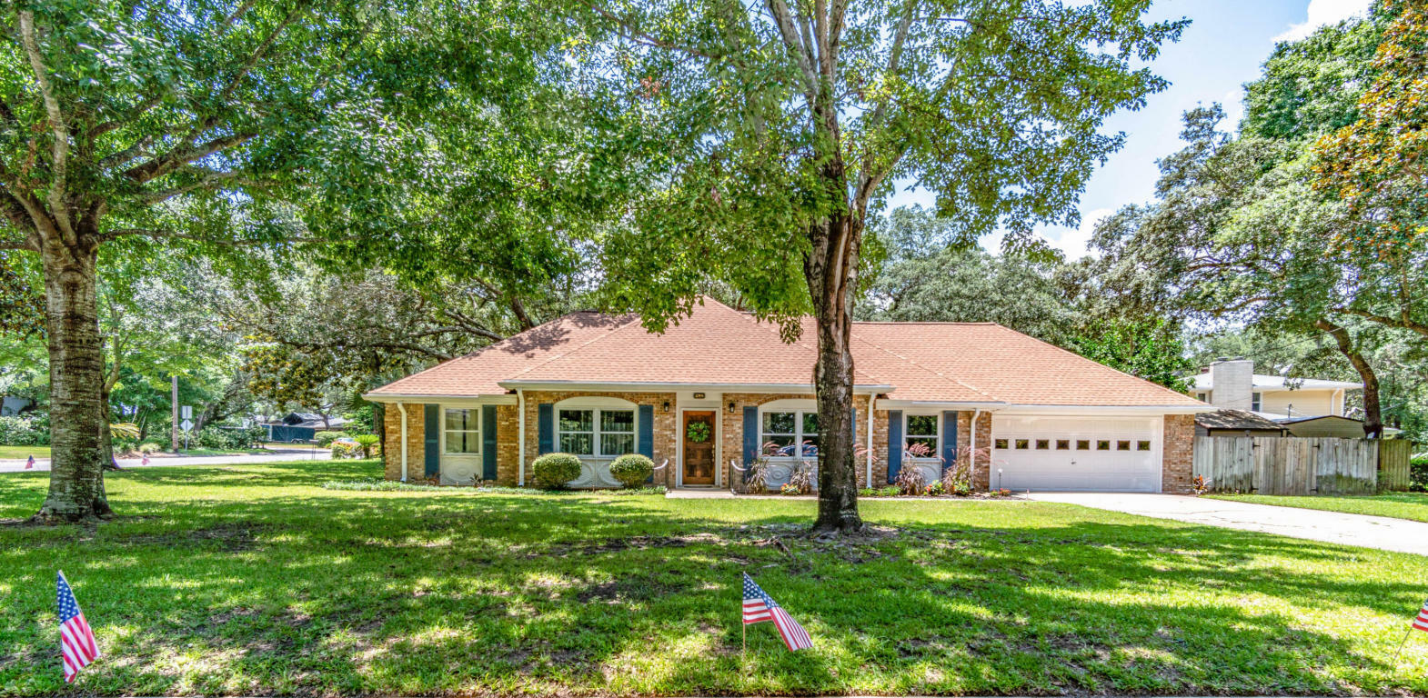 Property Photo:  258 NW Ewing Court  FL 32548 