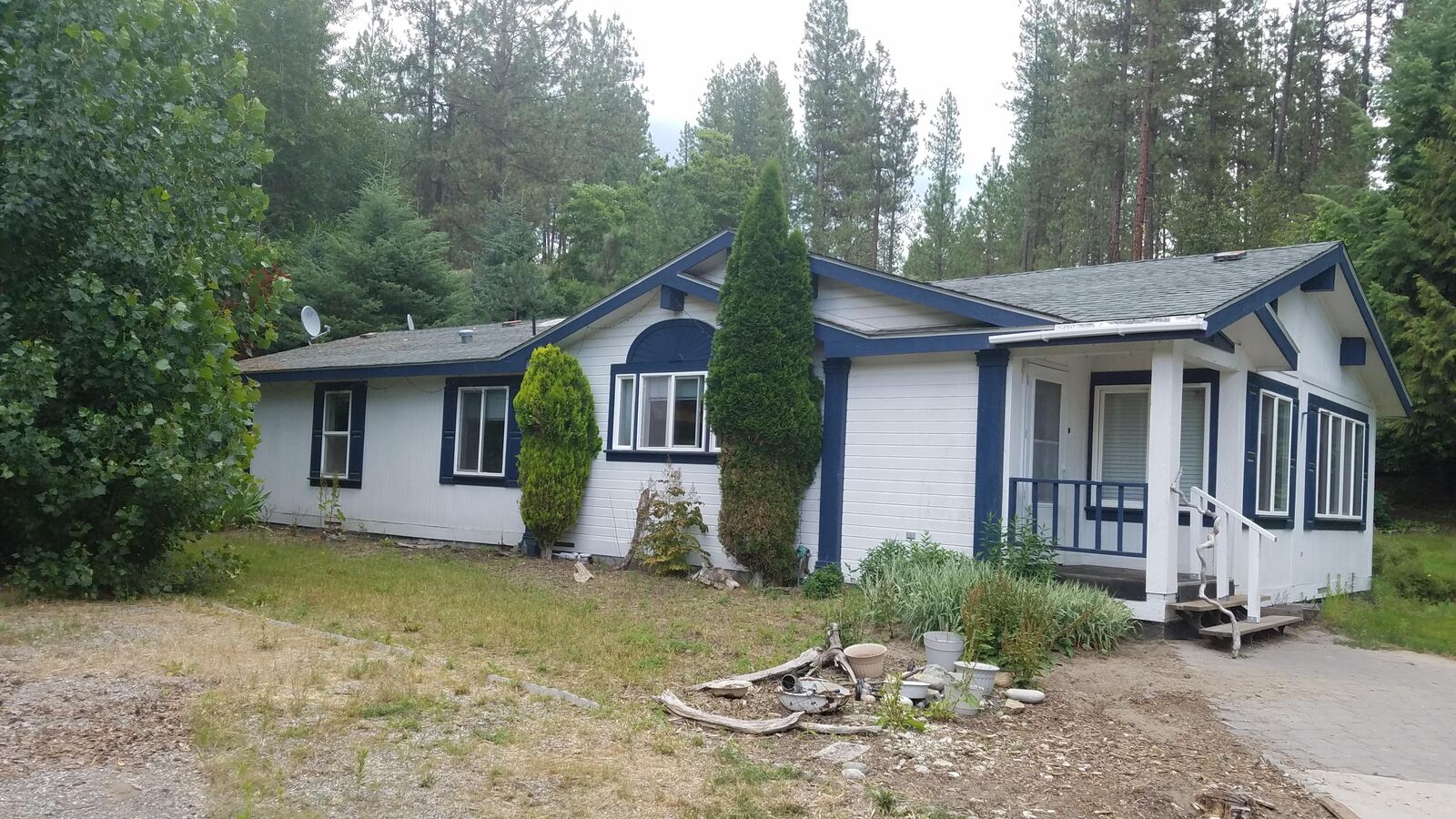 Property Photo: 1341 S Delaware Ave WA 99141