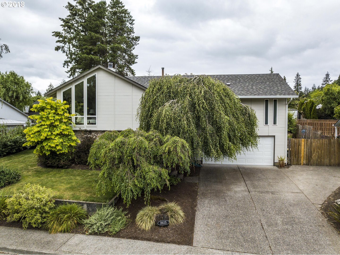 Property Photo: 8615 SW Rebecca Ln OR 97008
