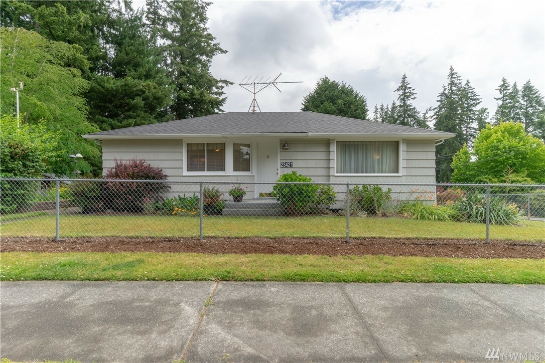 Property Photo:  23421 58th Ave W  WA 98043 